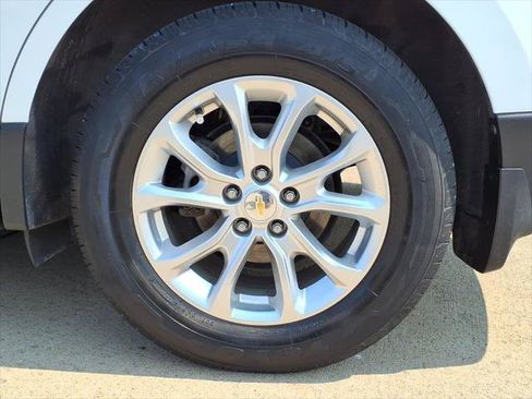 Used 2020 Chevrolet Equinox LS w/ LPO, Chrome Package AWD/4WD image 7