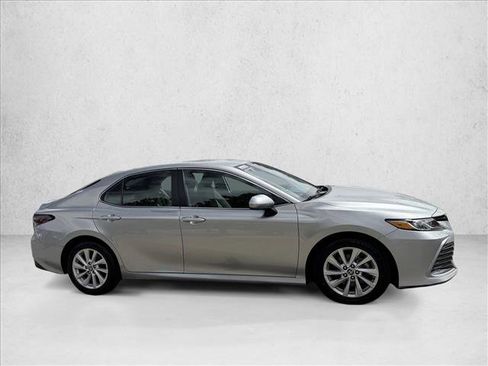 Used 2023 Toyota Camry LE FWD image 4