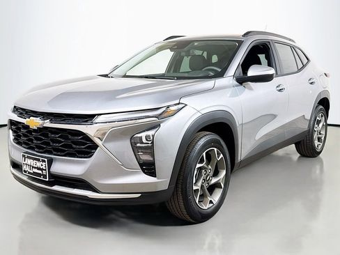 New 2026 Chevrolet Trax LT FWD image 1