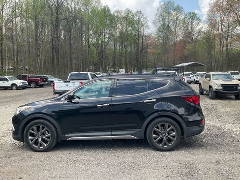 Used 2018 Hyundai Santa Fe Sport w/ Cargo Package FWD image 8