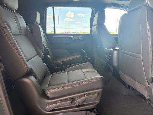 New 2026 Chevrolet Suburban RST w/ Comfort Package AWD/4WD image 22