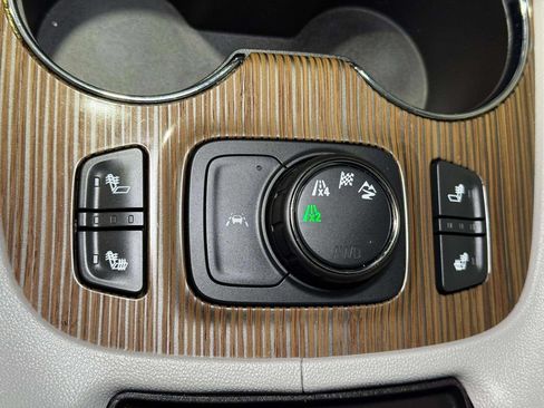 Used 2023 GMC Acadia SLE w/ Driver Convenience Package AWD/4WD image 14