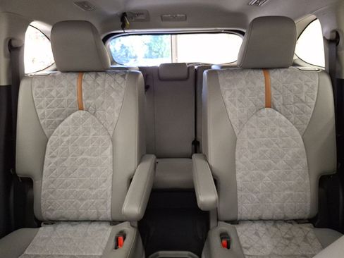 Certified 2022 Toyota Highlander Bronze Edition AWD/4WD image 24