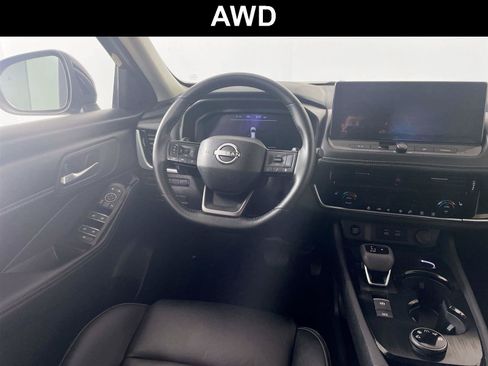 Used 2026 Nissan Rogue SL AWD/4WD image 2