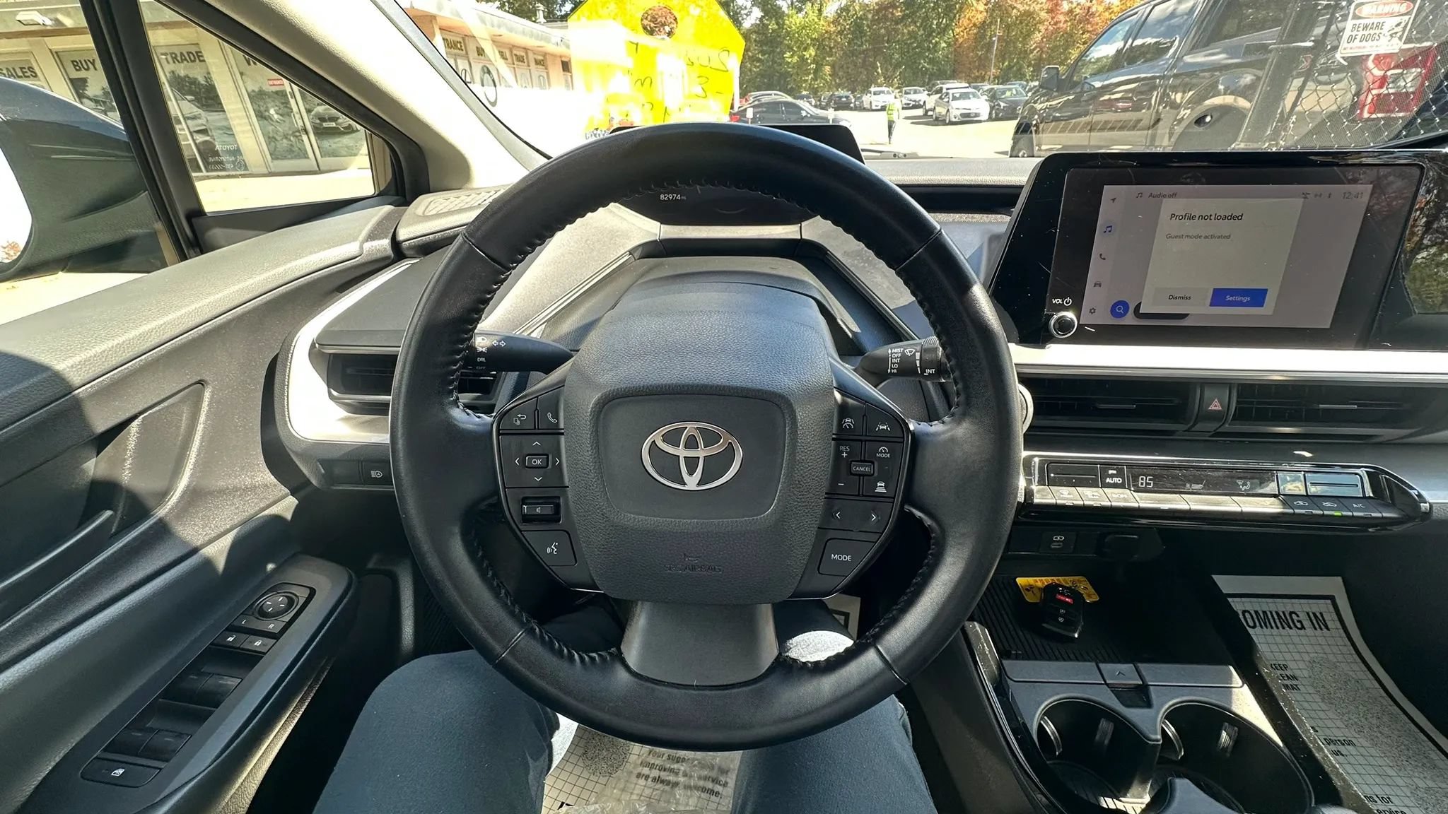Used 2023 Toyota Prius LE FWD image 11