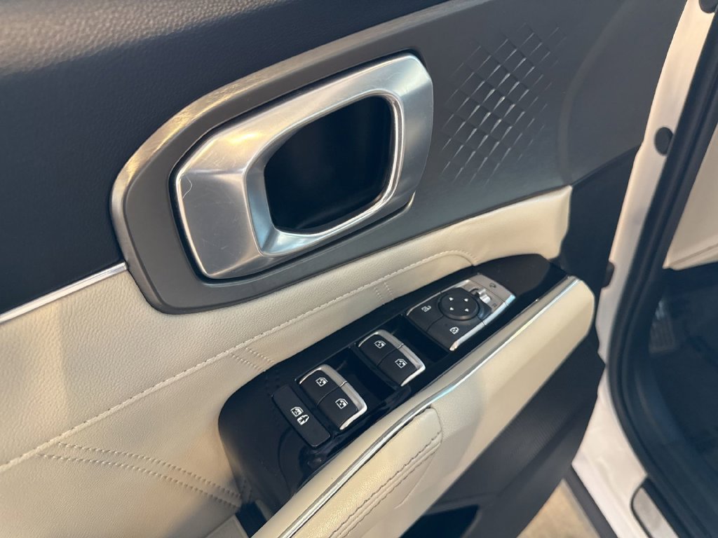 Certified 2023 Kia Sorento SX AWD/4WD image 21