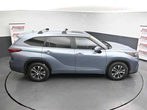Used 2023 Toyota Highlander XLE FWD image 35
