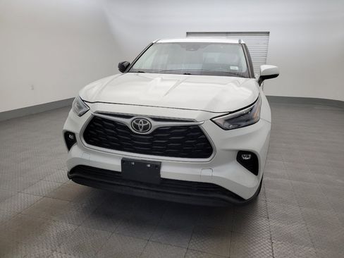 Used 2022 Toyota Highlander LE FWD image 15