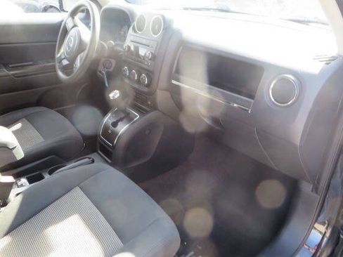 Used 2015 Jeep Patriot Sport w/ Power Value Group AWD/4WD image 18