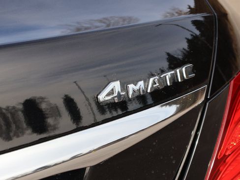 Used 2018 Mercedes-Benz E 300 4MATIC image 9