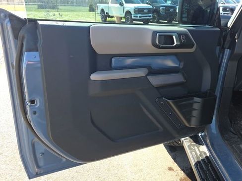 Used 2023 Ford Bronco Wildtrak image 19