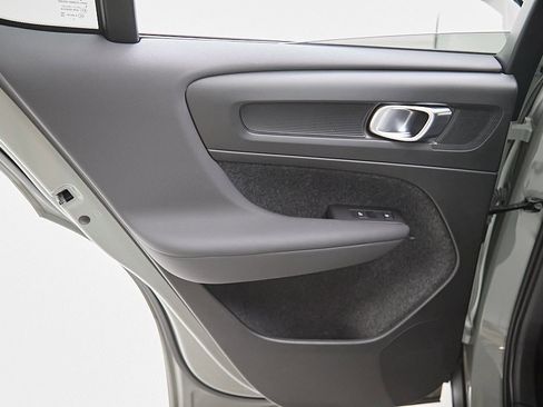 Certified 2023 Volvo C40 P8 Recharge Ultimate image 18