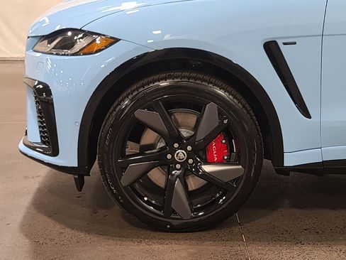New 2026 Jaguar F-PACE SVR 575 Edition image 10