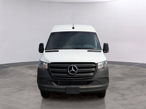 Used 2024 Mercedes-Benz Sprinter 3500 image 2