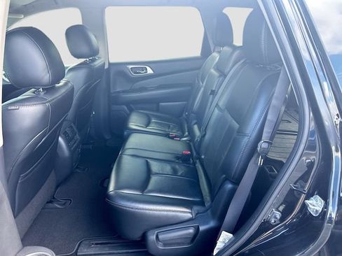 Used 2015 Nissan Pathfinder SL w/ SL Tech Package FWD image 31