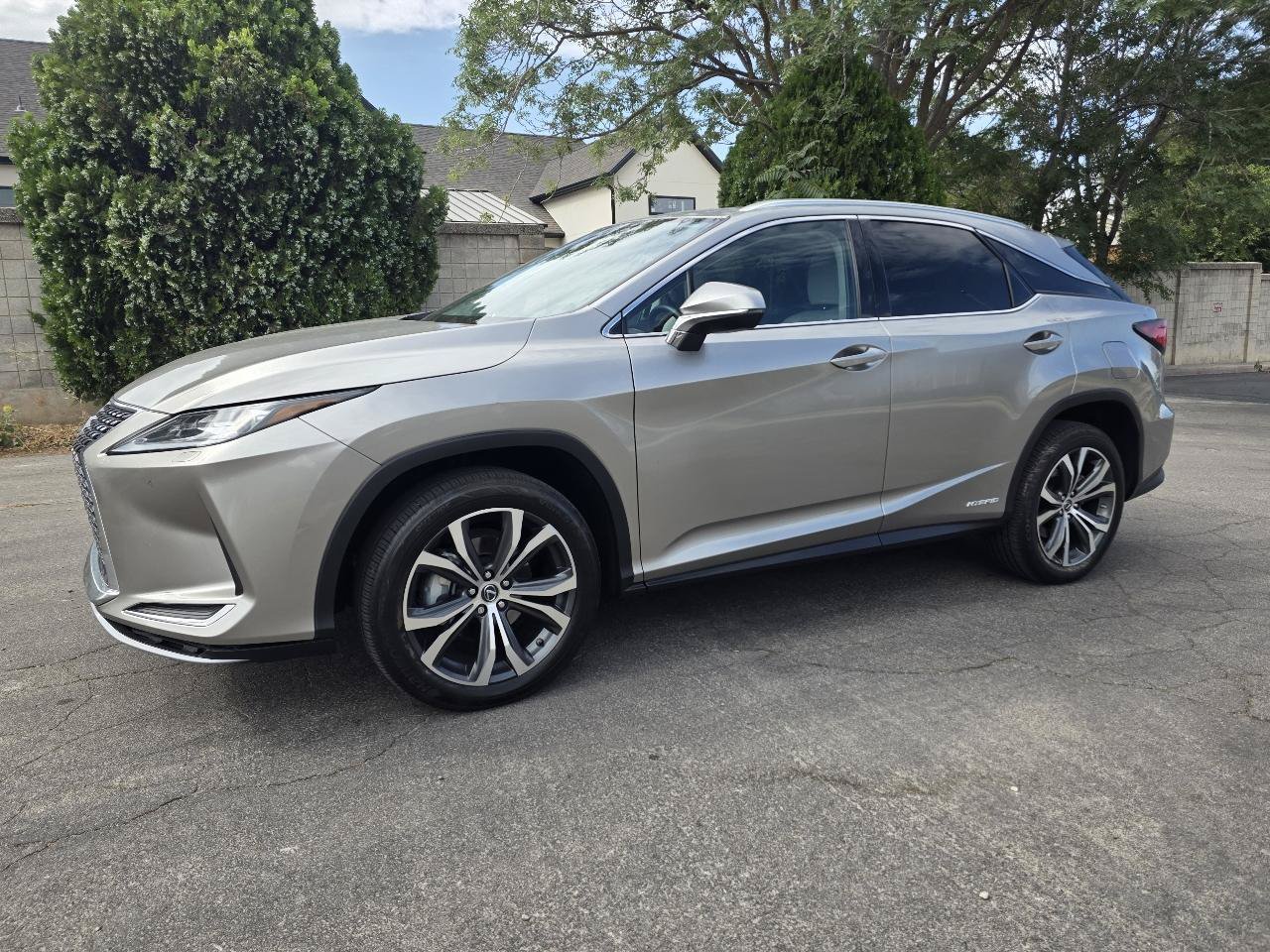 Used 2022 Lexus RX 450h AWD w/ Premium Package image 2