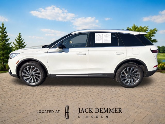 Used 2023 Lincoln Corsair Reserve w/ Equipment Group 201A AWD/4WD image 3