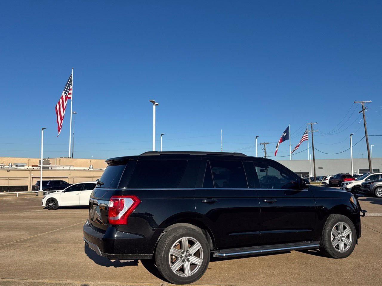 Used 2019 Ford Expedition XLT w/ Equipment Group 202A RWD image 32