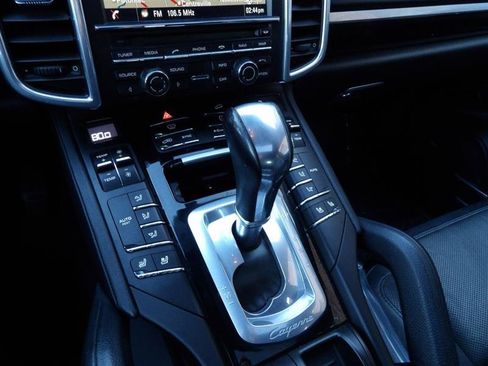 Used 2016 Porsche Cayenne image 37