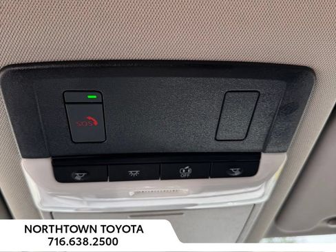 Used 2025 Nissan Rogue SV AWD/4WD image 25