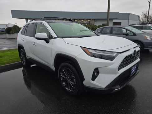Used 2025 Toyota RAV4 Limited image 3