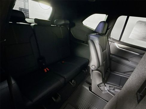 New 2026 GMC Acadia Elevation w/ Elevation Premium Package AWD/4WD image 22