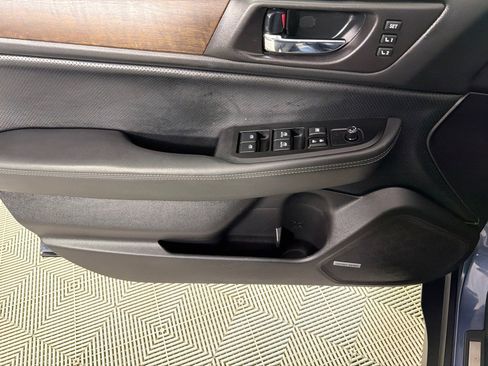 Used 2017 Subaru Outback 2.5i Limited image 9