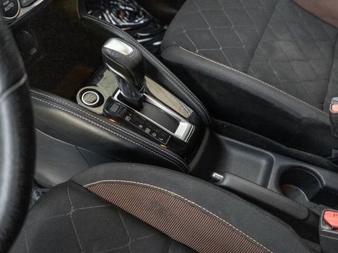 Used 2019 Nissan Kicks SR w/ Interior Electronics Package image 11