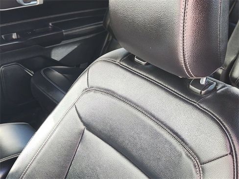 Used 2020 Ford Explorer XLT w/ Equipment Group 202A image 16