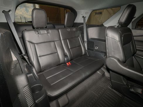 Used 2023 Ford Explorer Limited w/ Equipment Group 301A RWD image 26