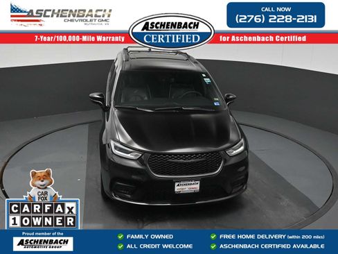Used 2025 Chrysler Pacifica Limited FWD image 11