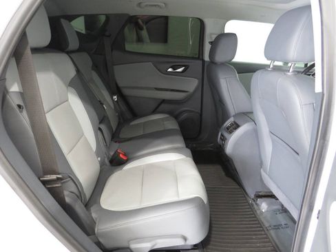 Used 2020 Chevrolet Blazer LT w/ Sound & Technology Package FWD image 12
