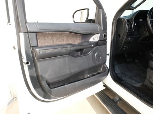 Used 2020 Ford Expedition Limited w/ Equipment Group 301A image 40