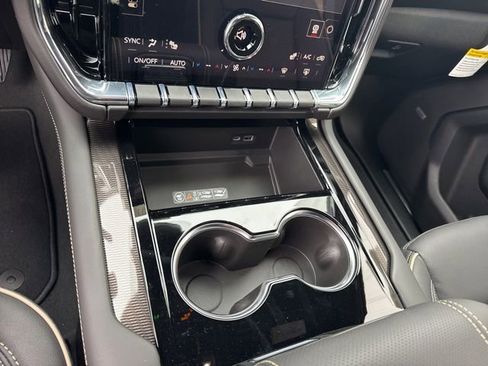 New 2026 GMC Yukon XL Elevation AWD/4WD image 25