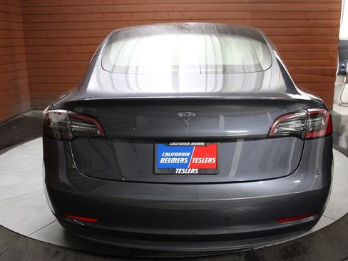 Used 2022 Tesla Model 3 image 11