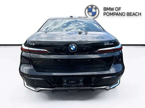Used 2024 BMW i7 xDrive60 w/ Executive Package AWD/4WD image 4