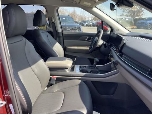 New 2026 Kia Carnival EX image 18