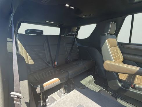 Used 2025 GMC Yukon Denali Ultimate w/ LPO, Floor Liner Package AWD/4WD image 13