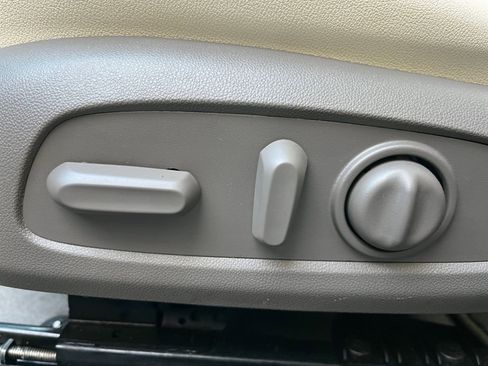 Used 2024 Chevrolet Malibu LT image 23