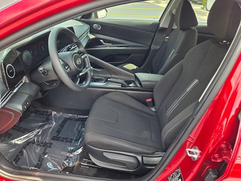 Used 2024 Hyundai Elantra SEL FWD image 28