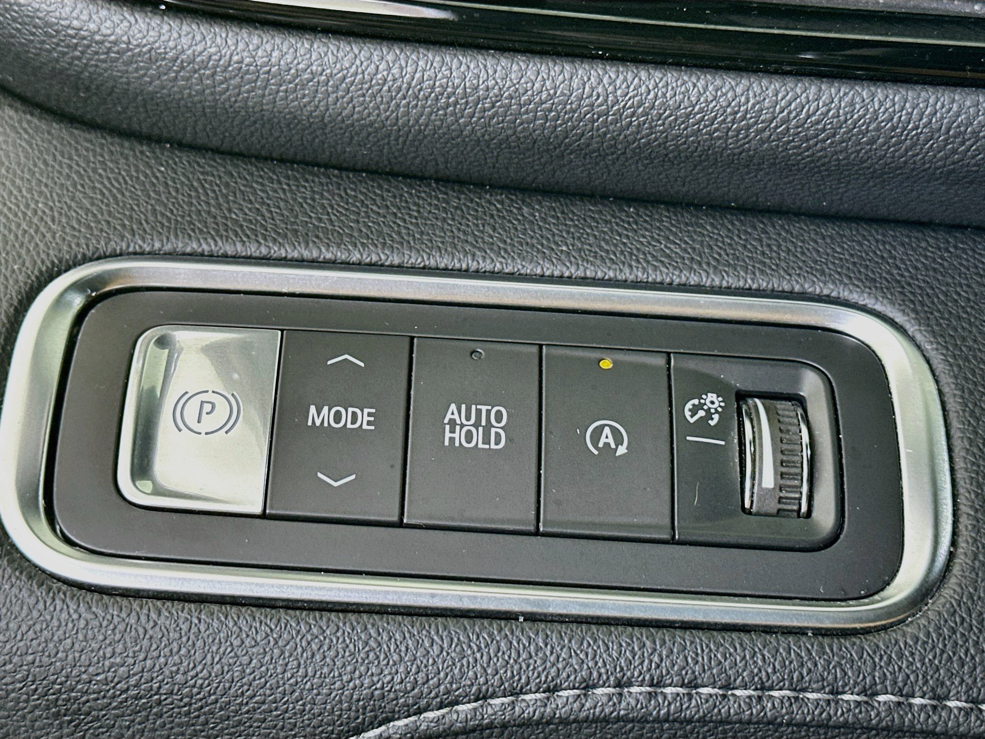 Used 2025 Buick Enclave Preferred FWD image 17