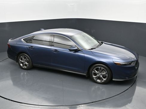 Used 2023 Honda Accord EX image 32