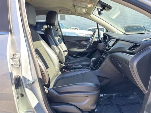 Used 2022 Buick Encore Preferred w/ Safety Package image 25