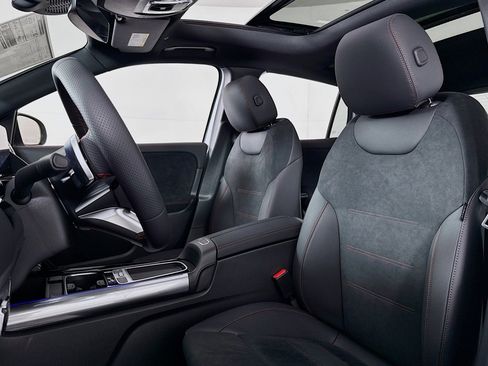 New 2026 Mercedes-Benz GLA 250 image 16