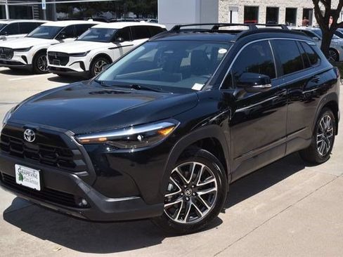 Used 2026 Toyota Corolla Cross XLE w/ Convenience Package FWD image 39