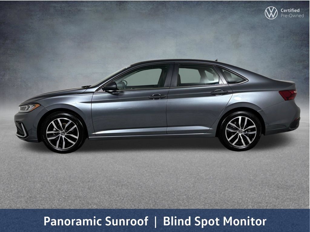 Used 2025 Volkswagen Jetta SE w/ Sunroof Package FWD image 7
