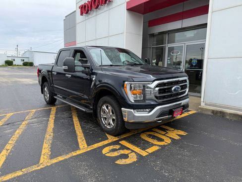 Used 2015 Ford F150 XLT w/ Equipment Group 301A Mid RWD image 3
