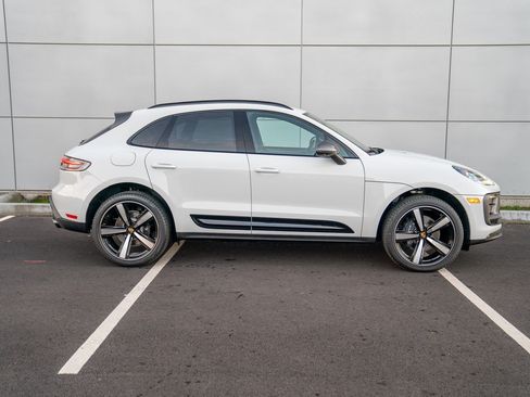 Certified 2026 Porsche Macan Turbo AWD/4WD image 8