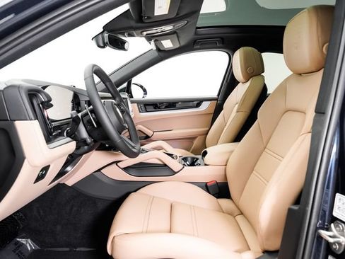 Certified 2026 Porsche Cayenne Coupe AWD/4WD image 6