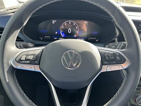 Used 2023 Volkswagen Taos SE image 28